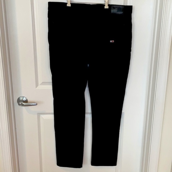TOMMY HILFIGER | Men’s Black TOMMY JEANS Waist 36 Length 32. - Picture 9 of 9